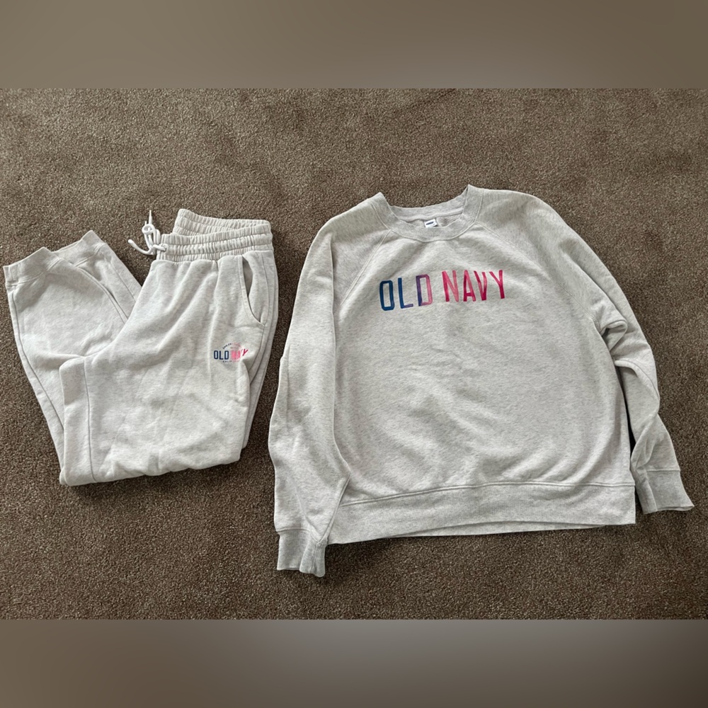 Old Navy Sweatshirt Sweatpants Set
